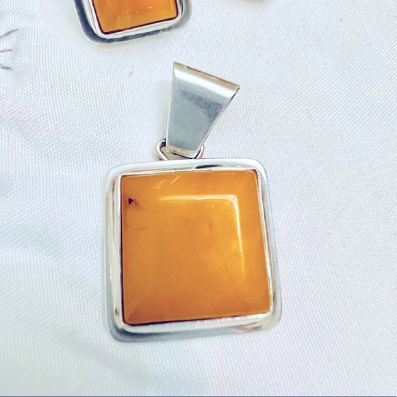 Amber ButterScotch Pendant and Earring Set - Picture 2 of 13